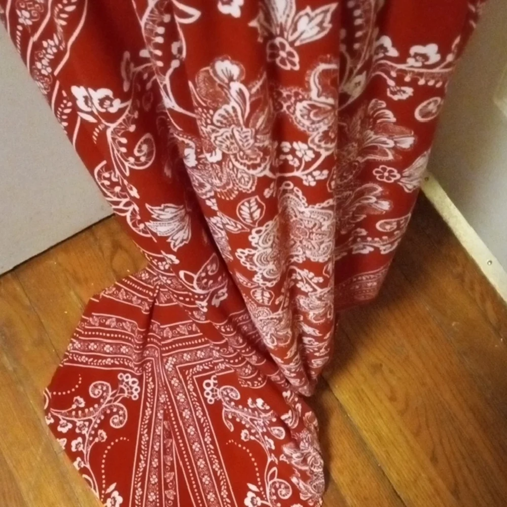 London Times Red And White Raised  Patterned Maxi Dress - Picture 7 of 12